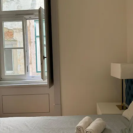 Double Room With Private Wc In Shared House In Downtown Lisbon Exterior photo