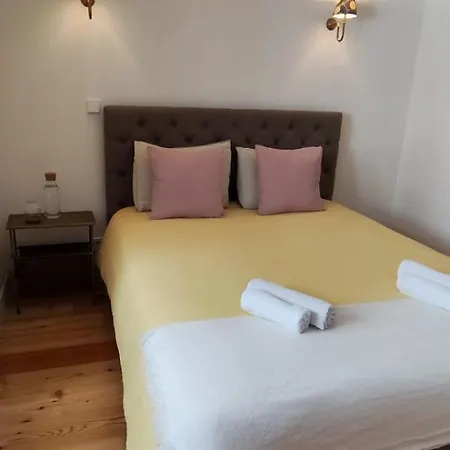 Double Room With Private Wc In Shared House In Downtown Lisbon Exterior photo