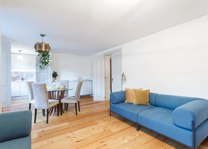 Double Room With Private Wc In Shared House In Downtown Lisbon